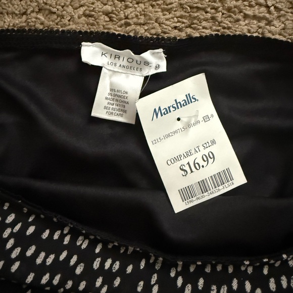 Chic Black and White Midi Skirt - Picture 2 of 2